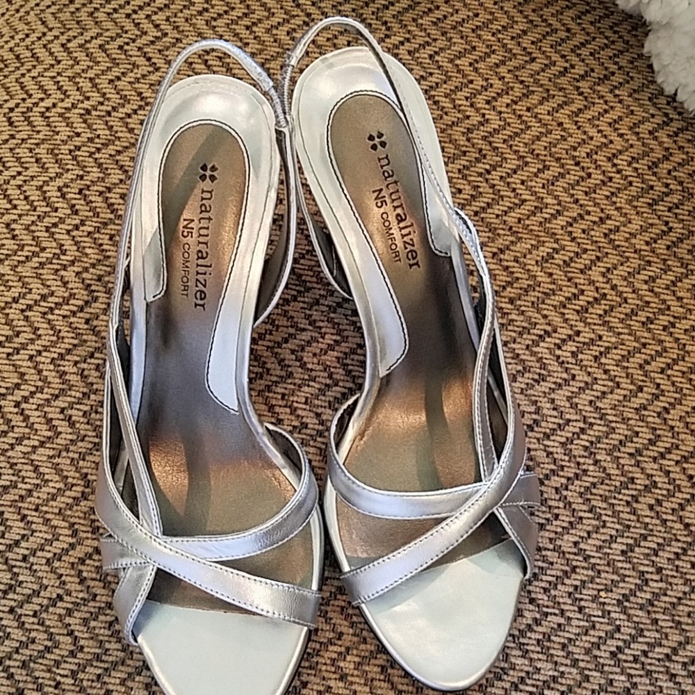 Naturalizer comfort heels silver leather